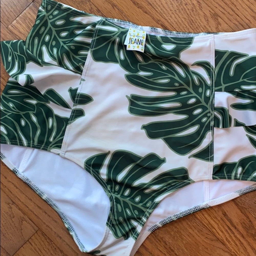 Kortni Jeane Palm Frond Bottom